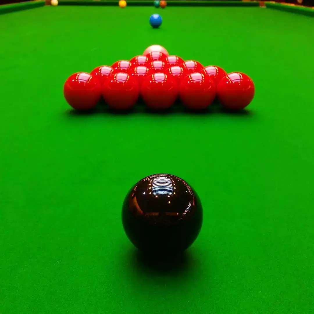 2023斯诺克上海大师赛：特鲁姆普与利索夫斯基巅峰对决，一场力量与技巧的视觉盛宴！